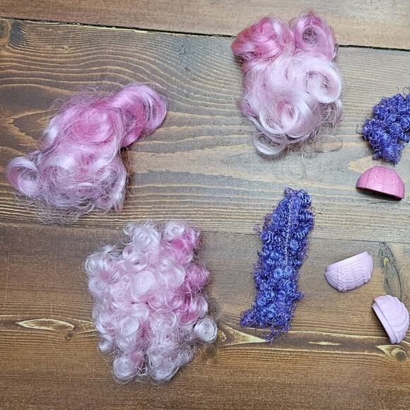 Lot of LOL Dolls and Accessories Over 100 pieces - Picture 10 of 16